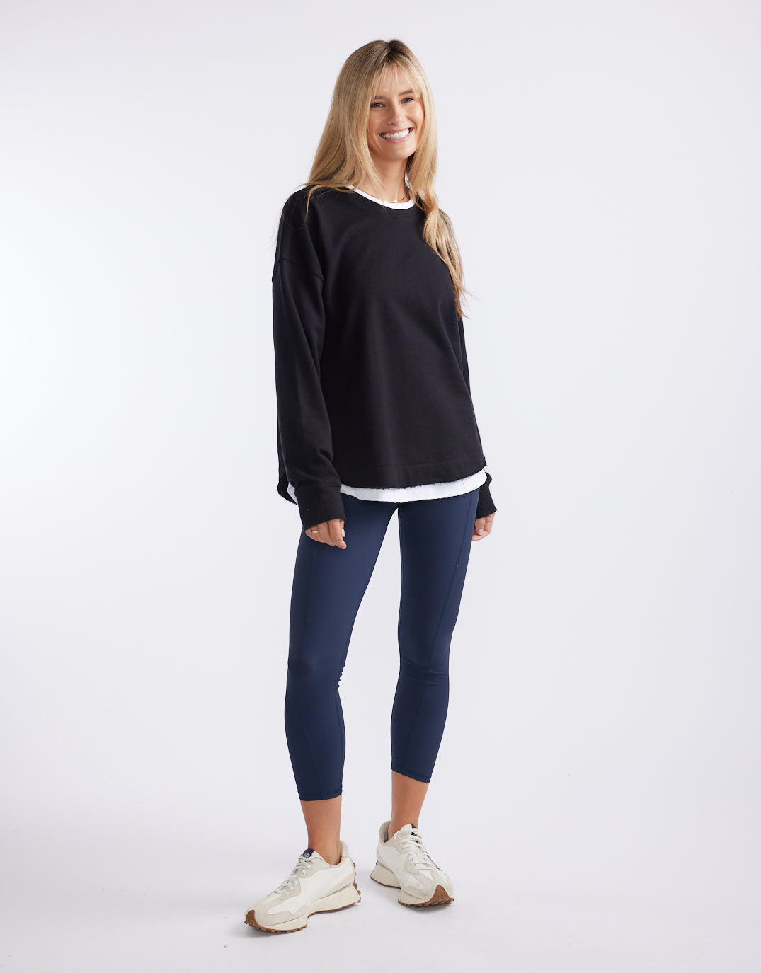 Staple Scoop Hem Sweat - Black