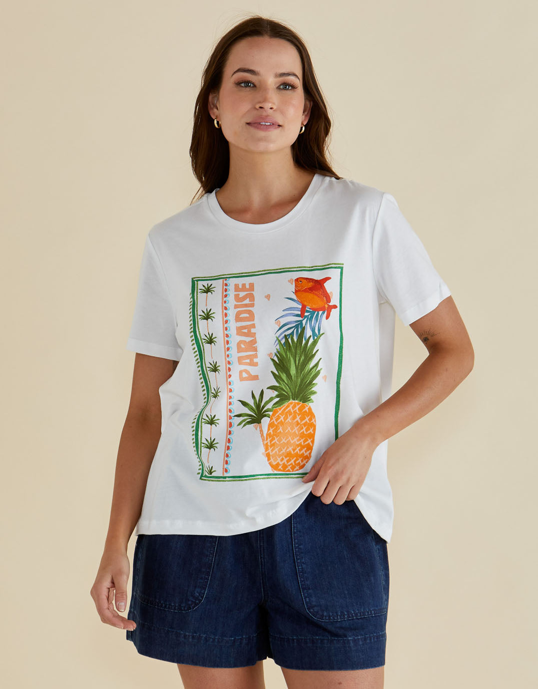 betty-basics-ellia-crew-tee-paradise-beach-print-white-womens-clothing