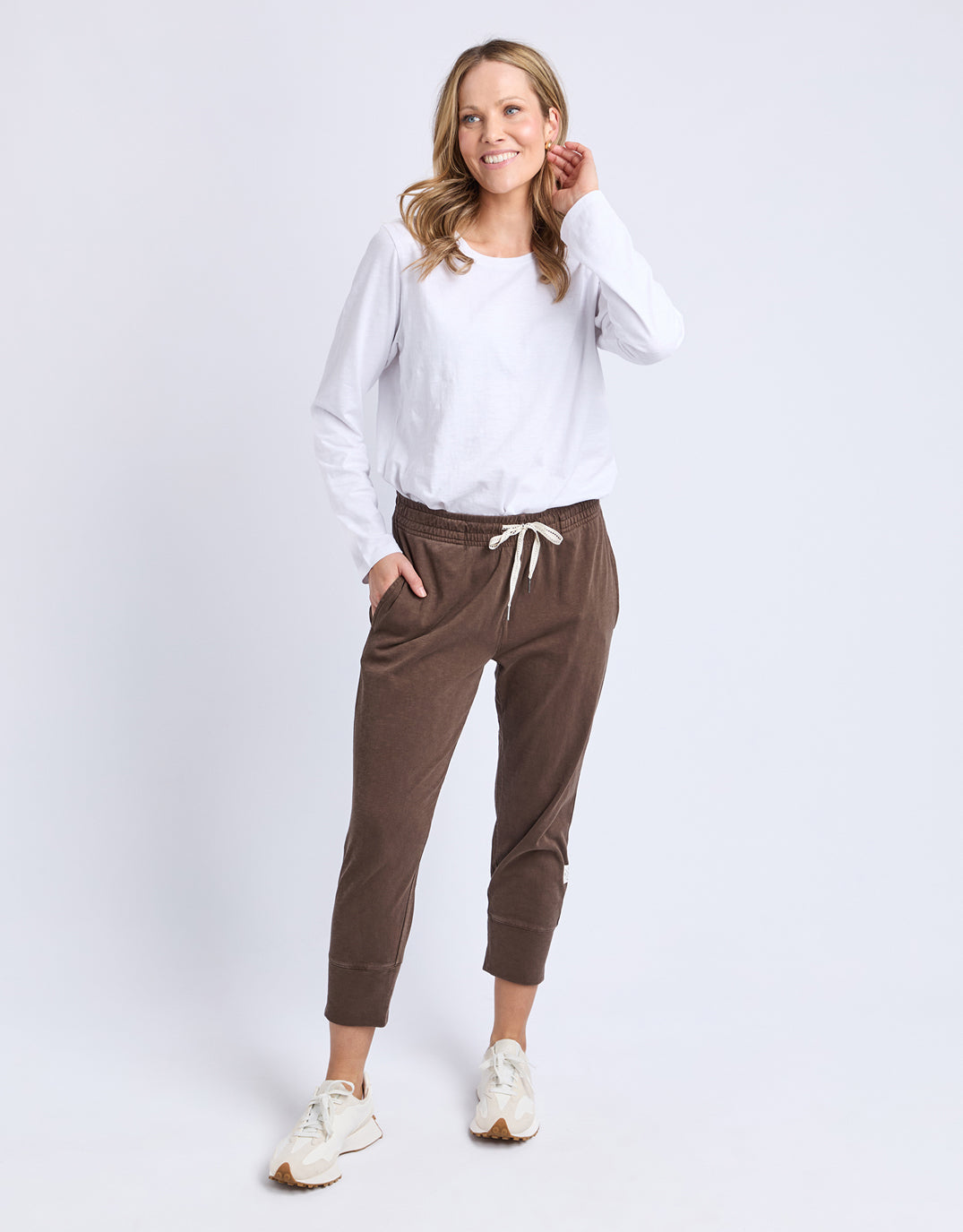 elm-3-4-brunch-pant-coffee-womens-clothing