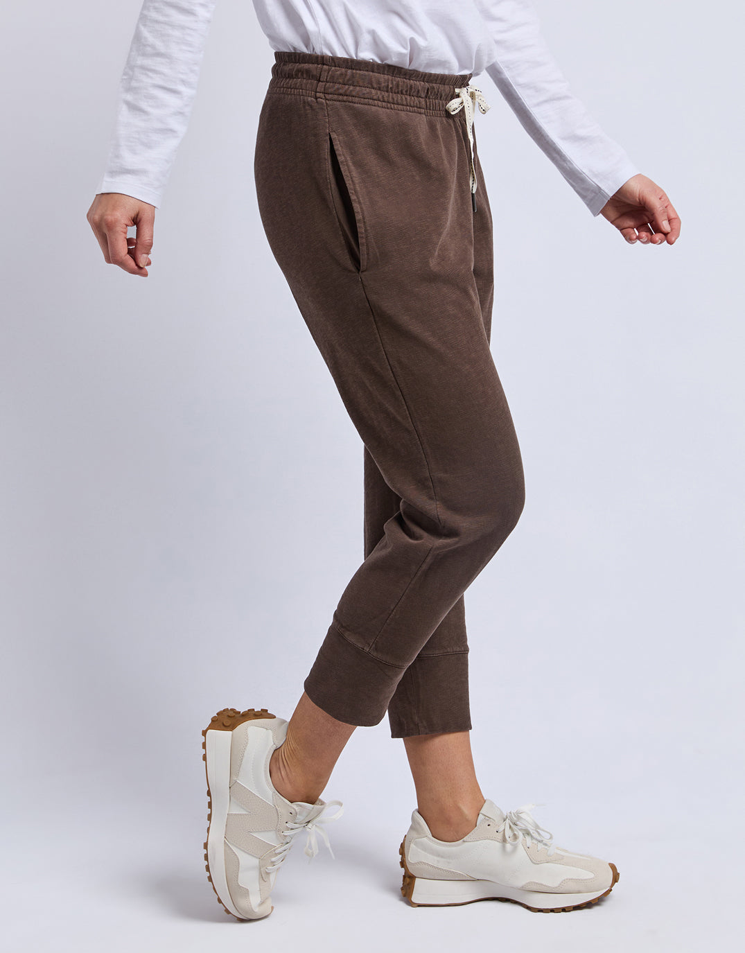 elm-3-4-brunch-pant-coffee-womens-clothing