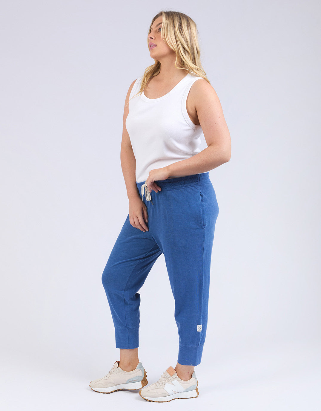 elm-brunch-pant-china-blue-womens-clothing