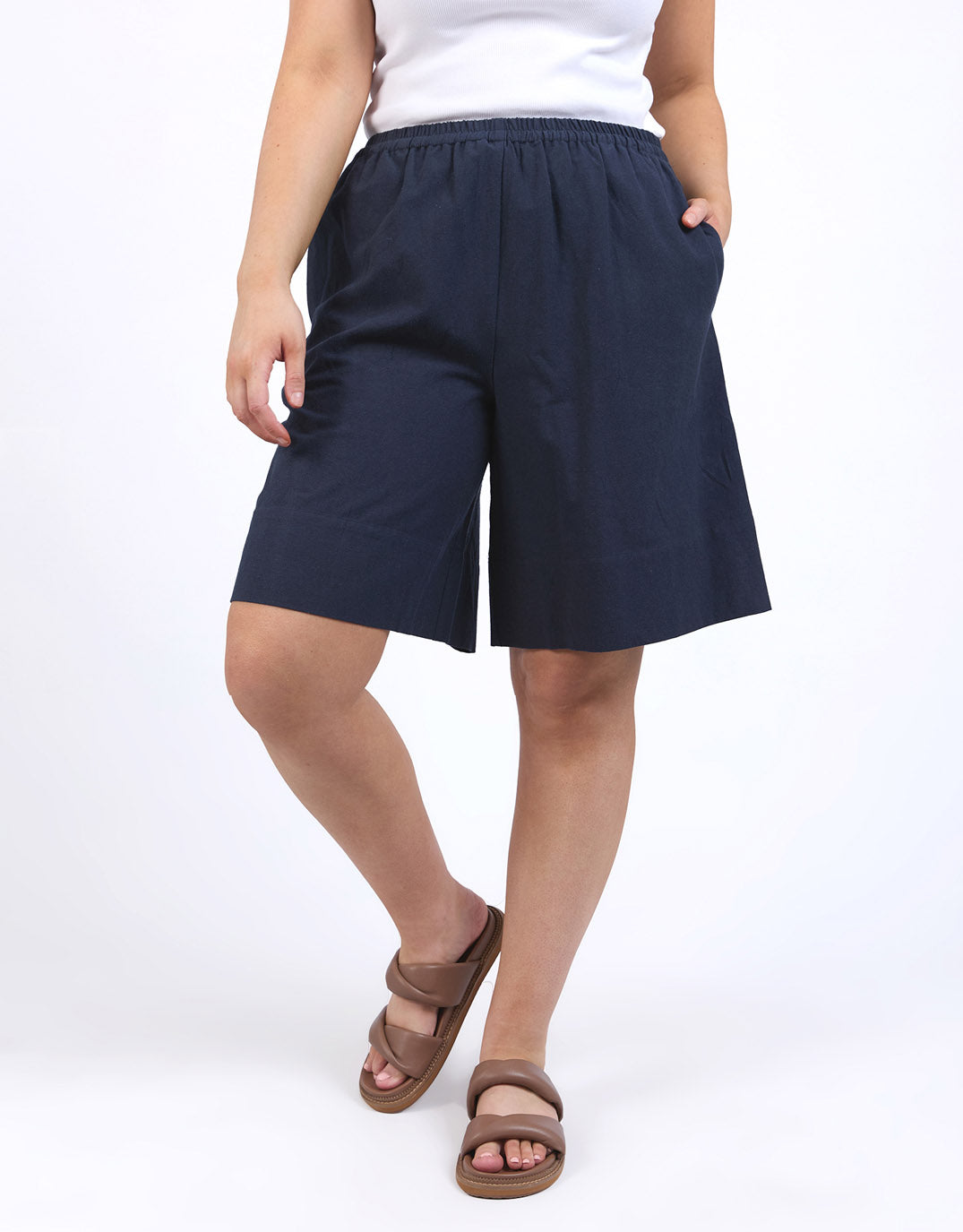 elm-ginny-linen-shorts-navy-womens-clothing