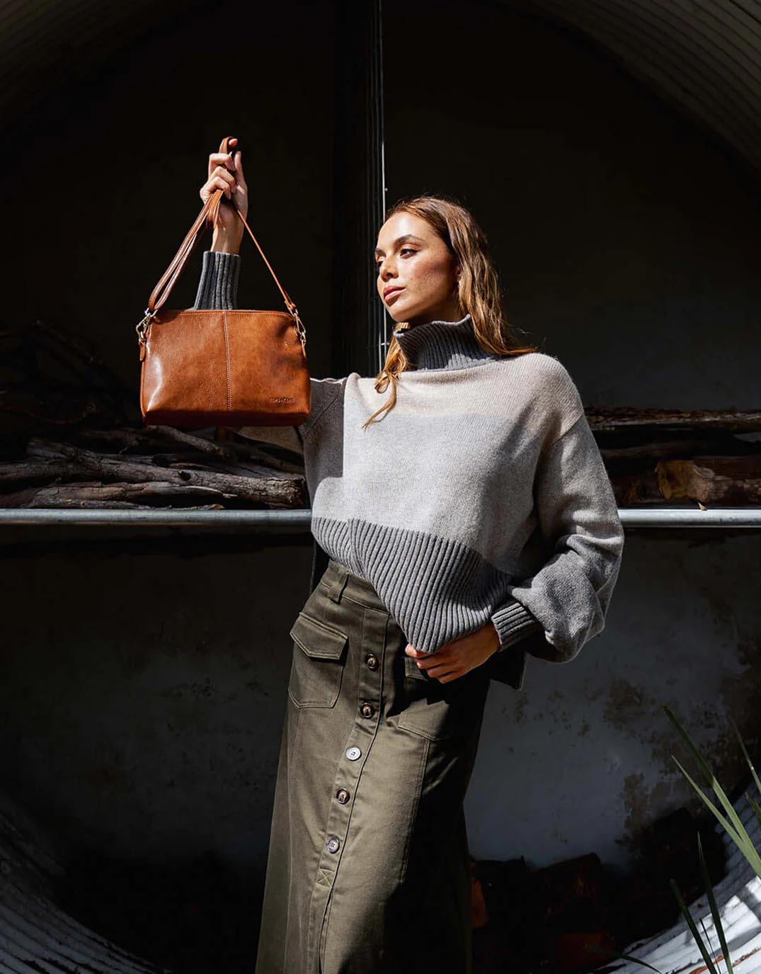 elms-kings-burbank-cross-body-bag-large-tan