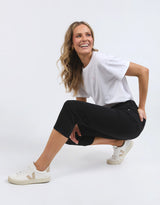 elm-mollie-capri-jean-black-womens-clothing