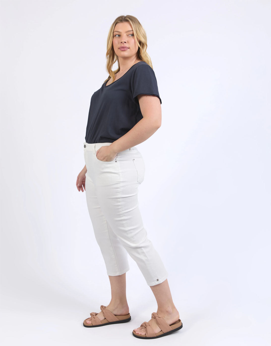 elm-mollie-capri-jean-white-womens-clothing