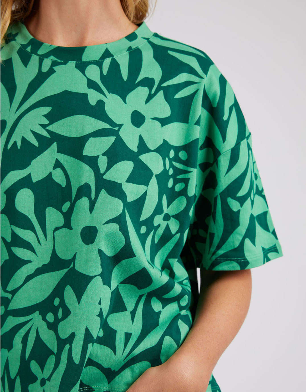 Stencil Floral Tee - Greenbriar Floral Print