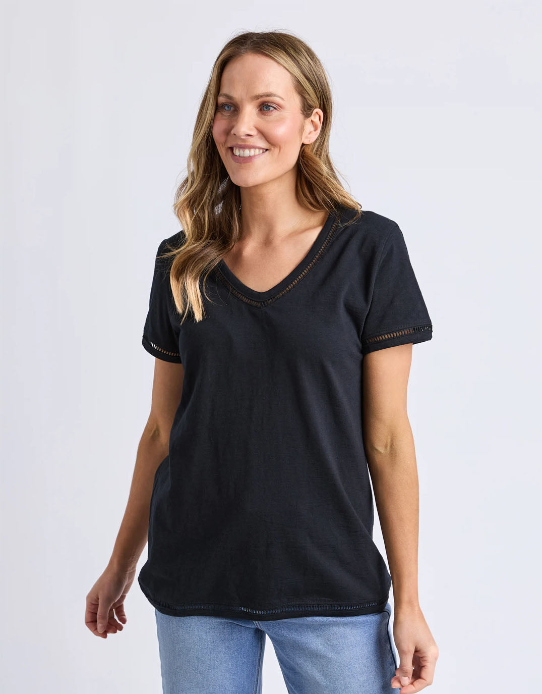 elm-victoria-short-sleeve-tee-black_4