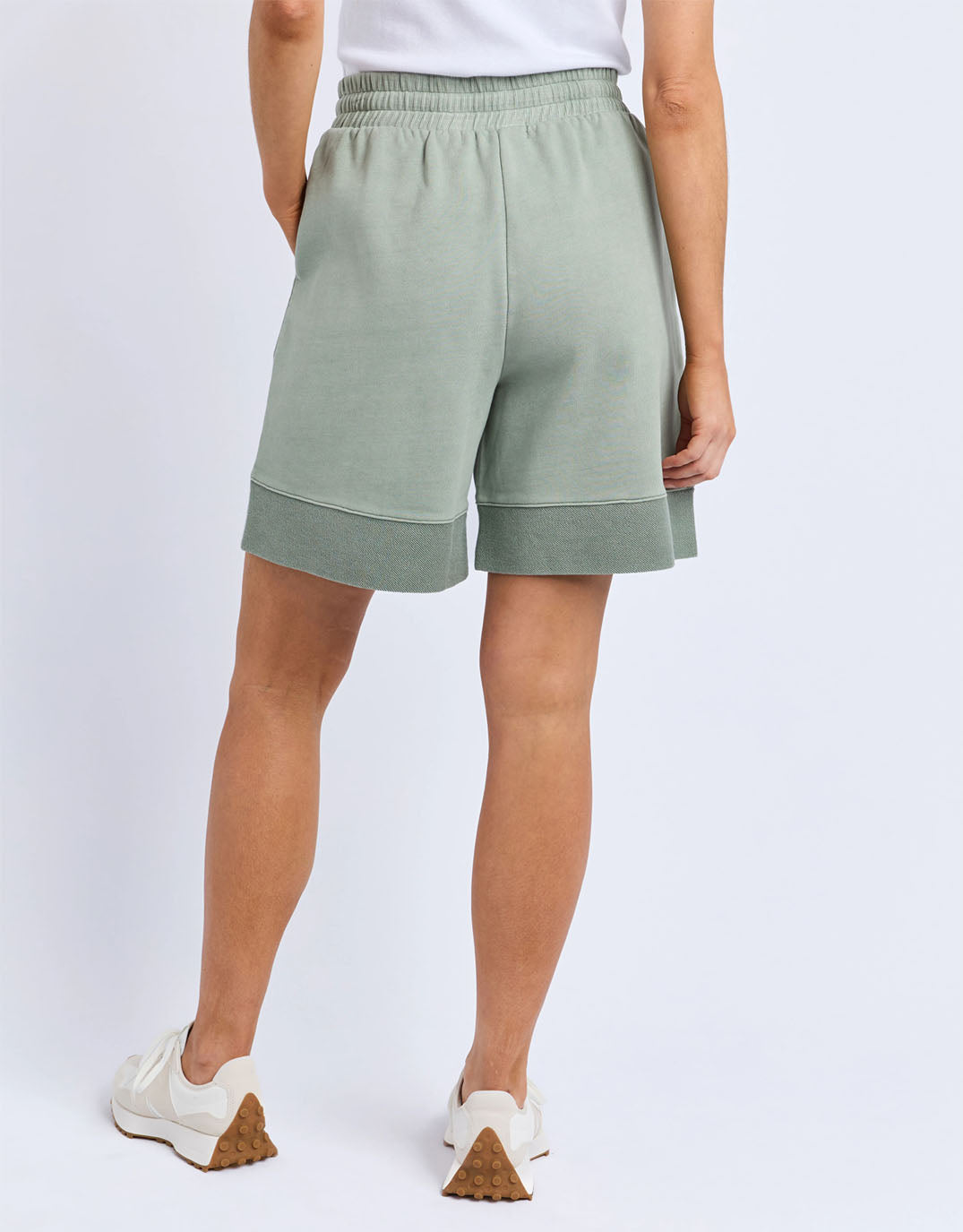 foxwood-huslter-short-green-womens-clothing