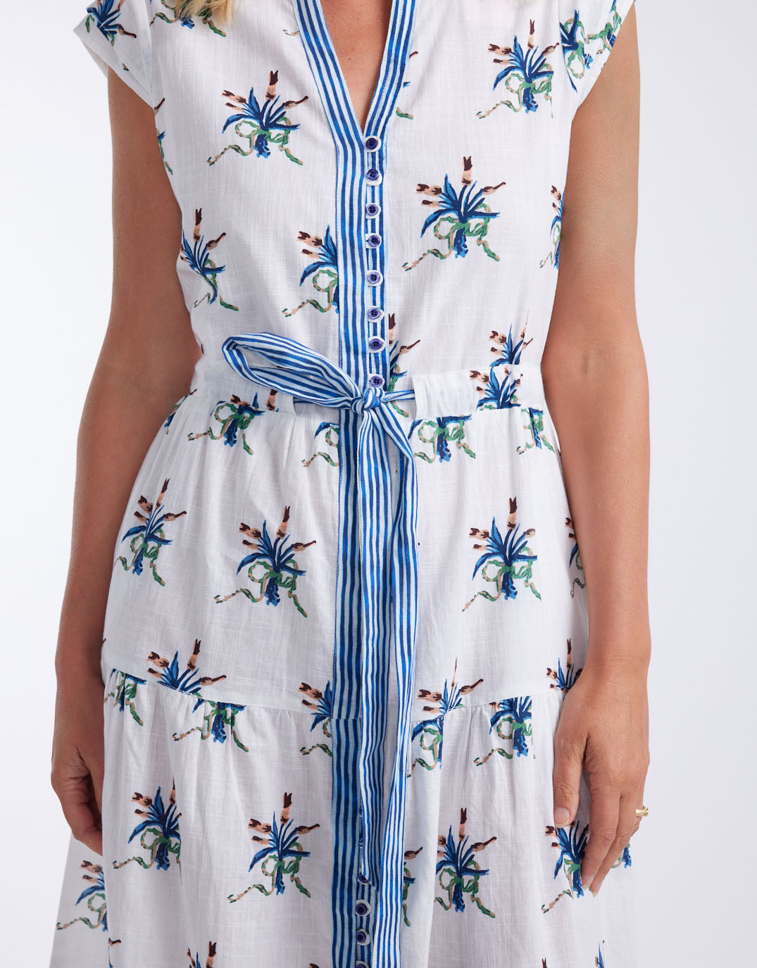 lola-daisy-boo-midi-spray-blue-womens-clothing