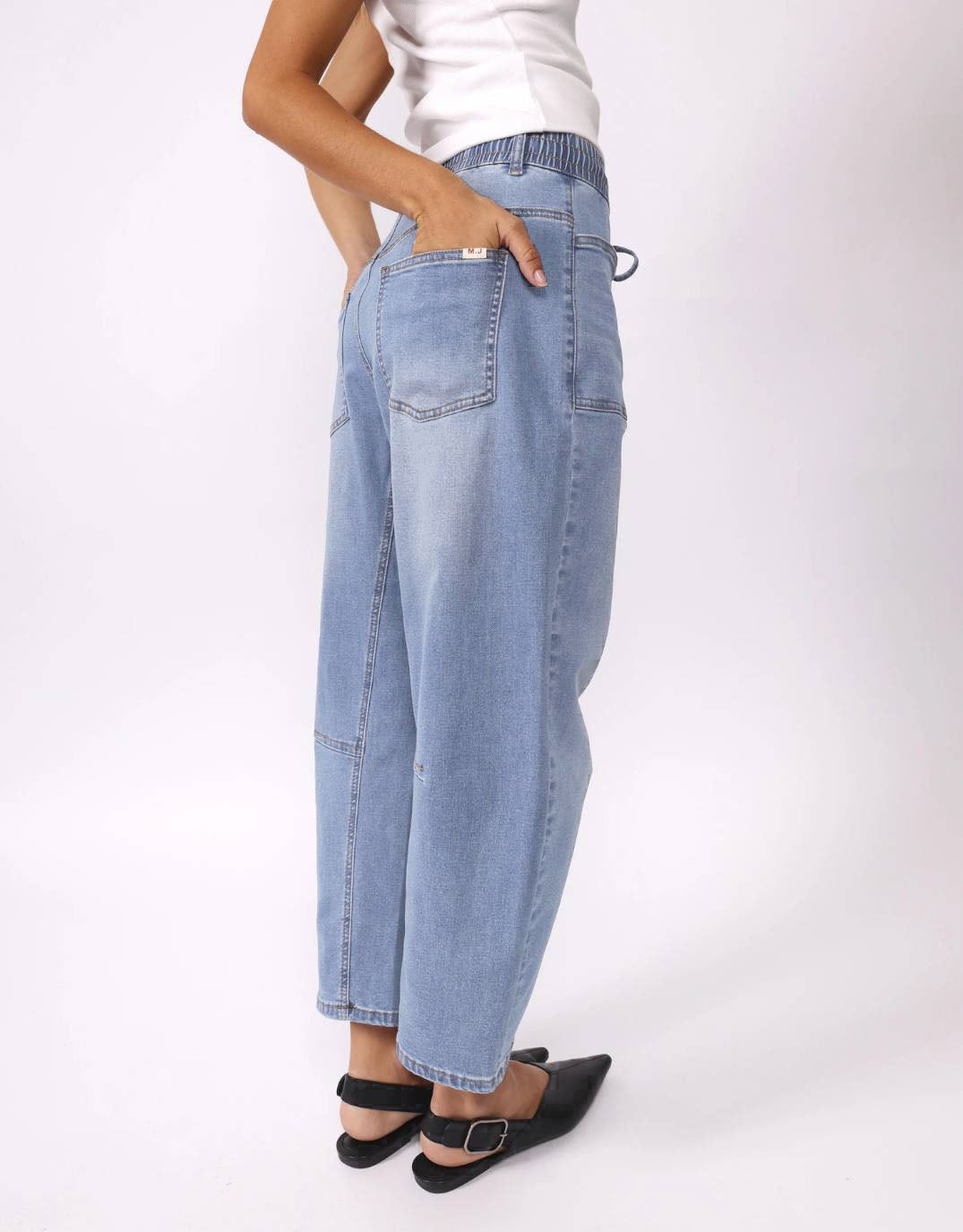 monaco-leo-barrel-jeans-light-denim-womens-clothing