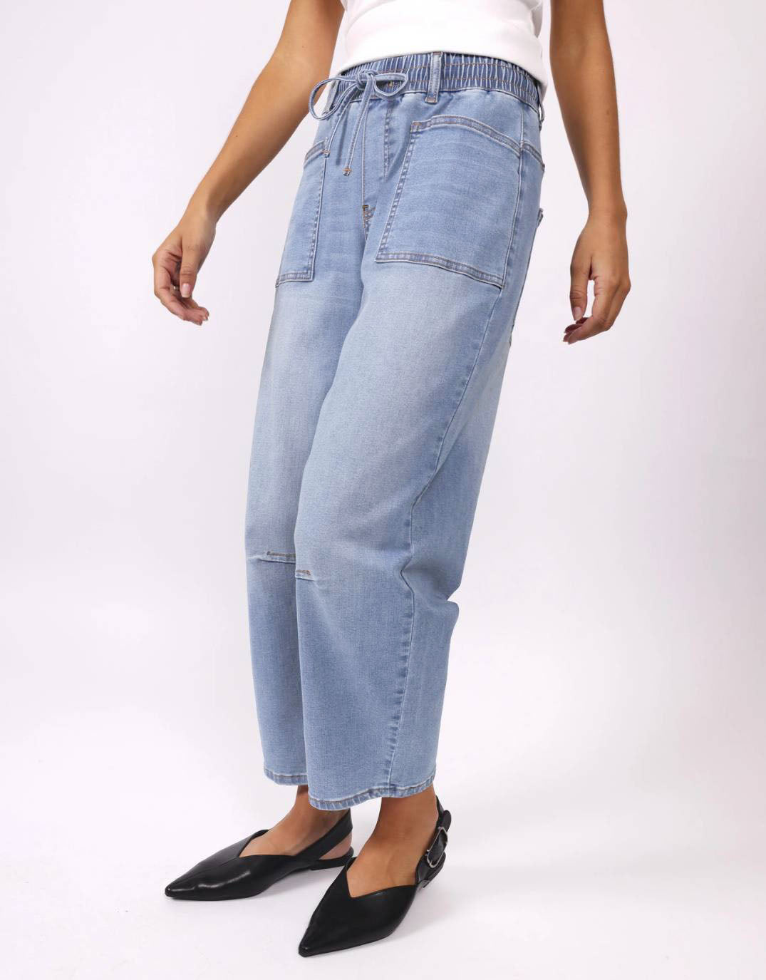 monaco-leo-barrel-jeans-light-denim-womens-clothing