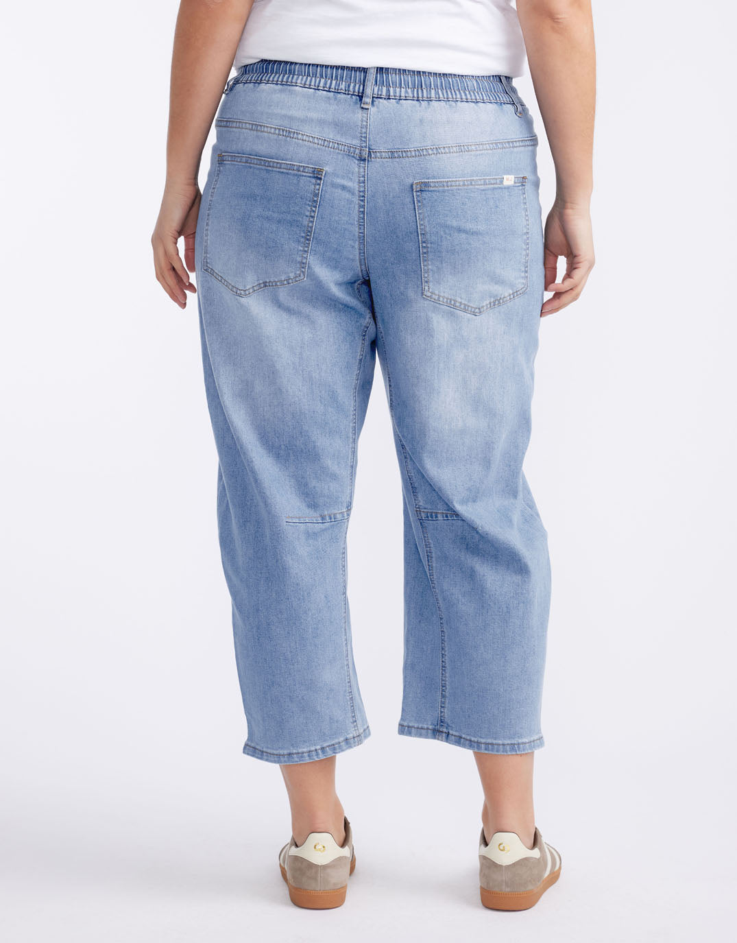 monaco-leo-barrel-jeans-light-denim-womens-clothing