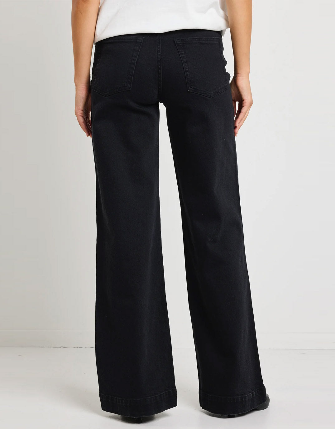 stories-be-told-concert-mid-rise-wide-leg-pocket-jean-black-womens-clothing