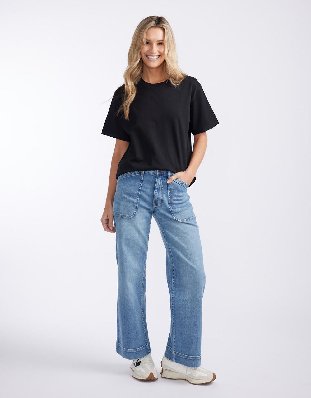 white-co-boyfriend-tee-black-womens-clothing