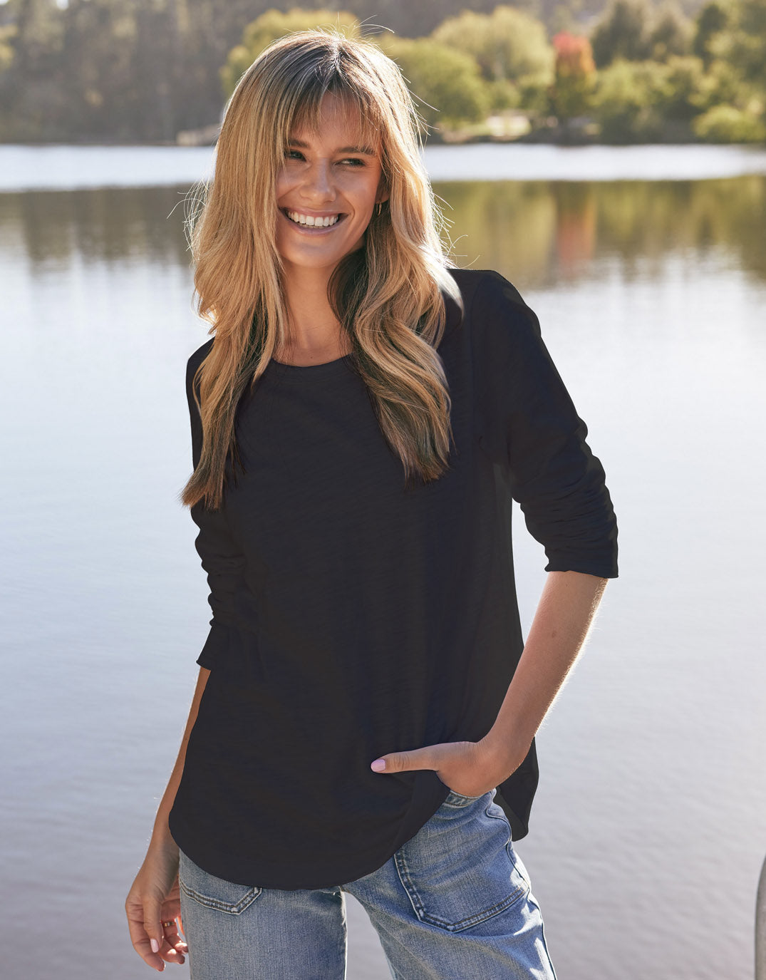 white-co-essential-scoop-hem-long-sleeve-t-shirt-black-womens-clothing