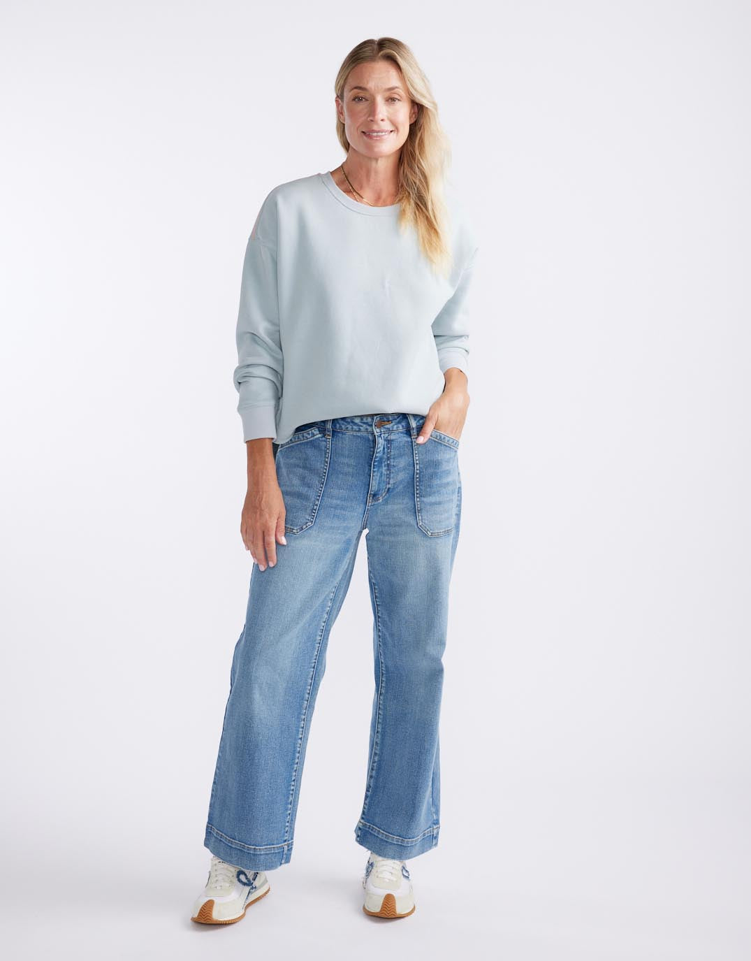 white-co-monogram-fleece-scoop-hem-sweat-light-blue-womens-clothing