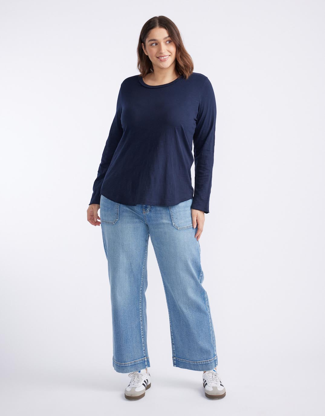 Essential Scoop Hem Long Sleeve T-shirt - Navy