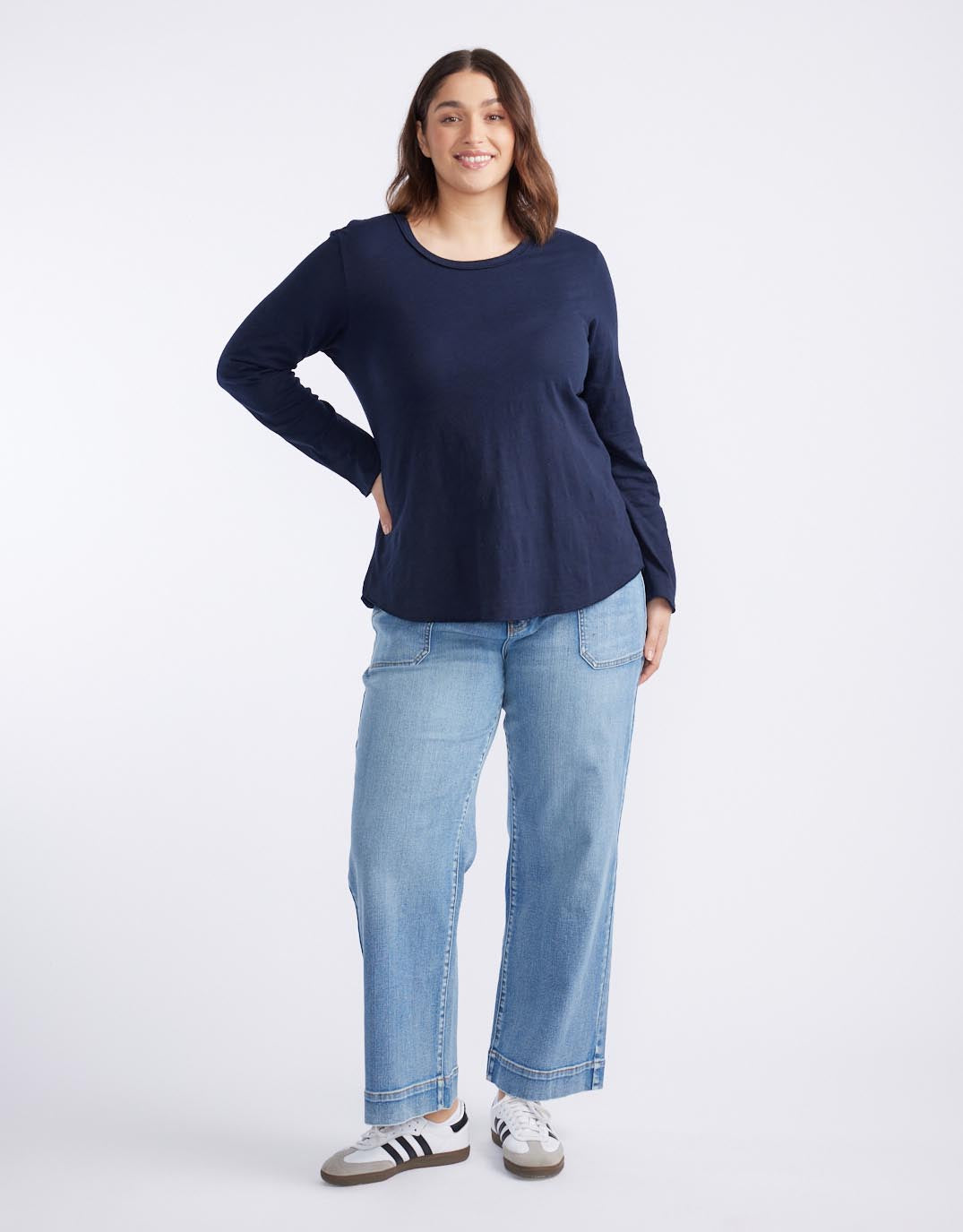 Essential Scoop Hem Long Sleeve T-shirt - Navy