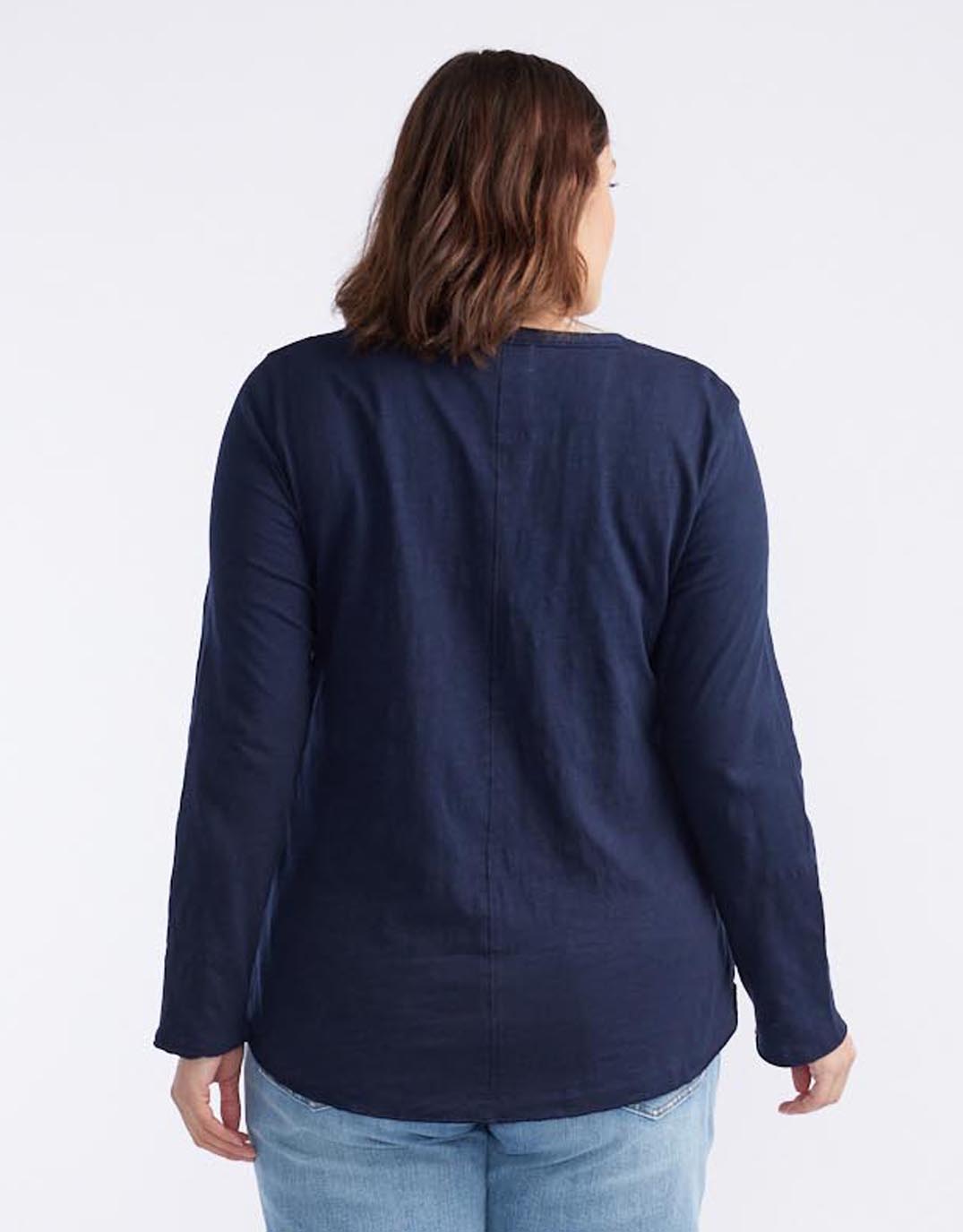 Essential Scoop Hem Long Sleeve T-shirt - Navy