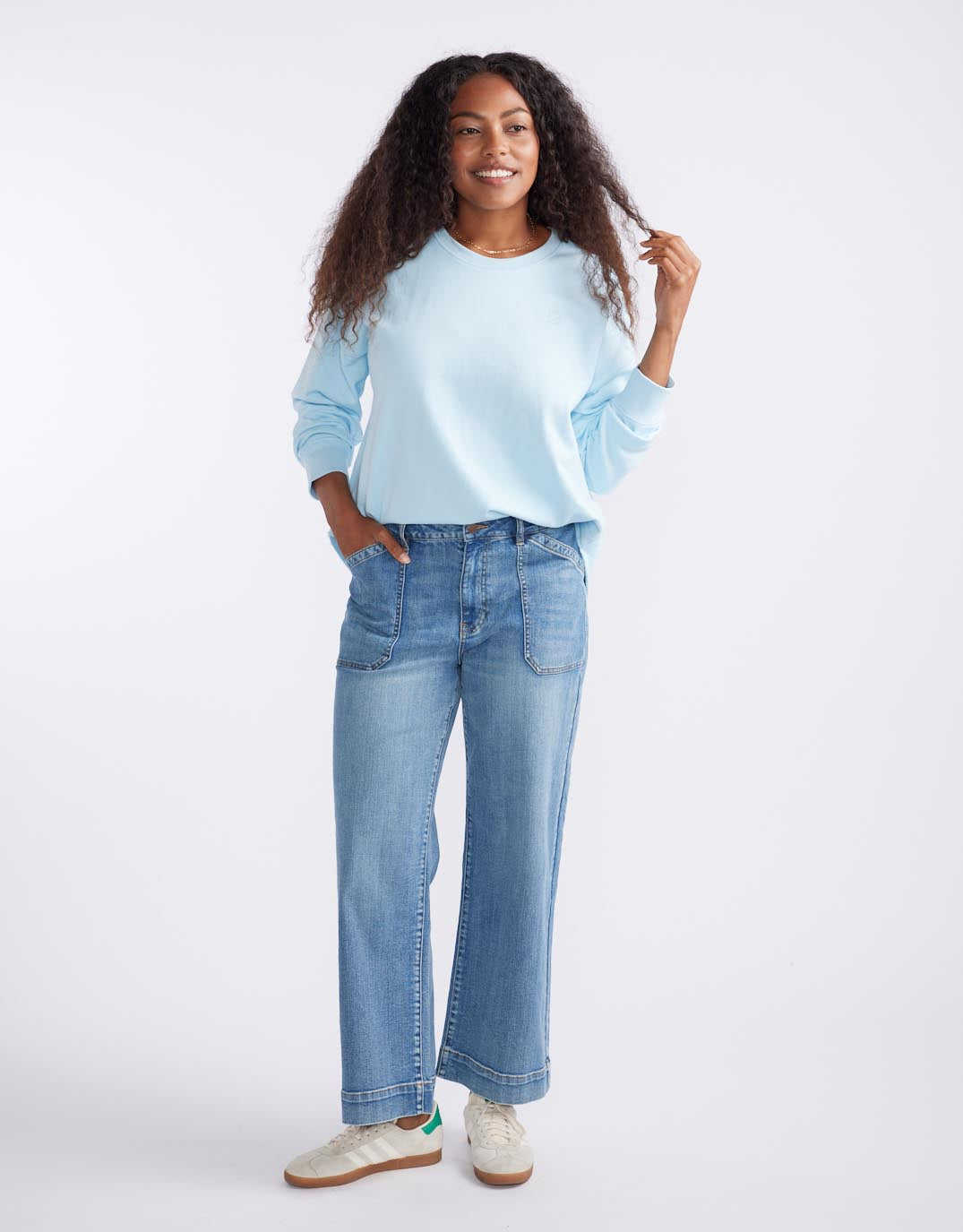 white-co-staple-scoop-hem-sweat-ice-blue-womens-clothing