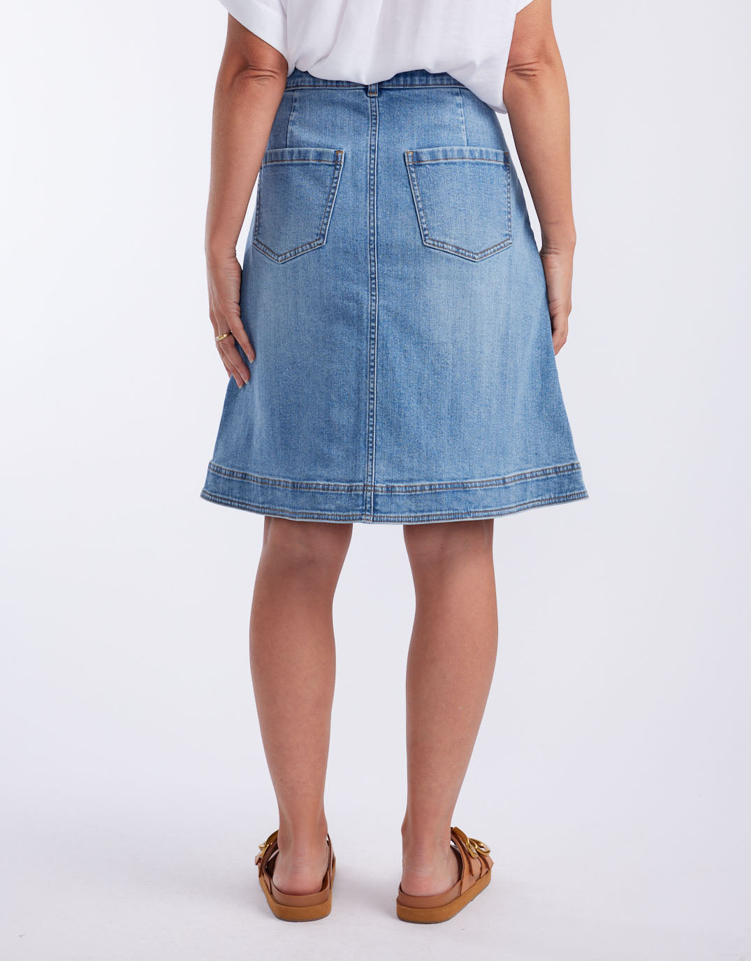 white-co-stevie-denim-skirt-mid-wash-womens-clothing