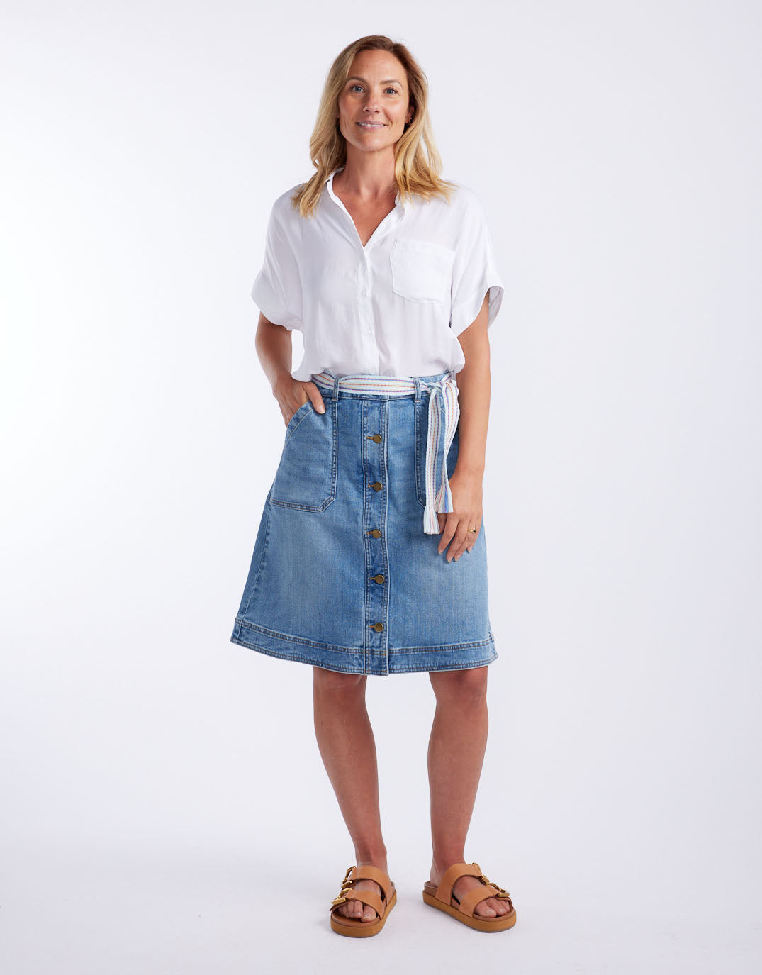white-co-stevie-denim-skirt-mid-wash-womens-clothing