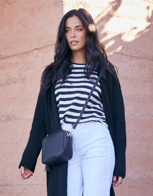 Zoe Classic Crossbody Bag - Black