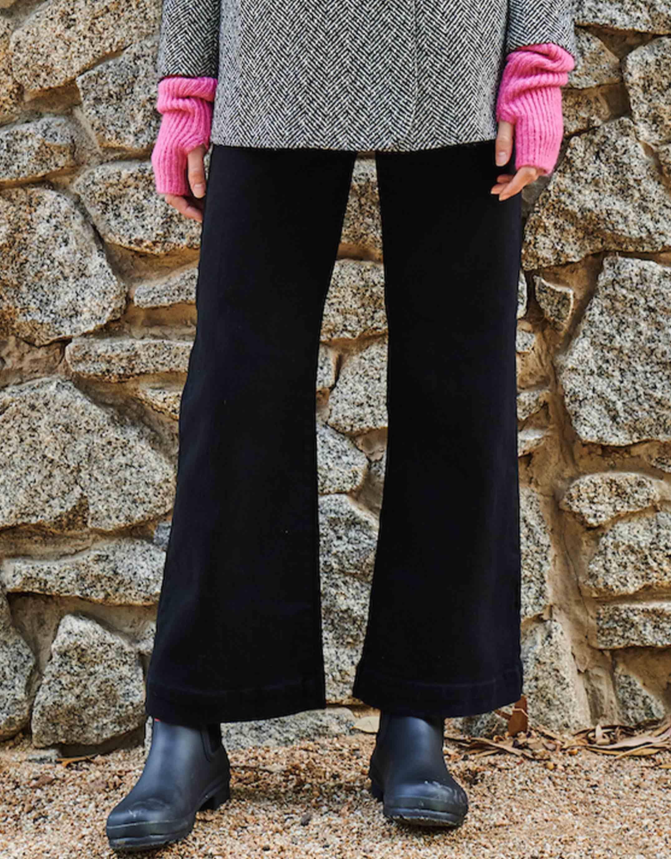 Kireina - Freya Jeans - Black - White & Co Living Jeans