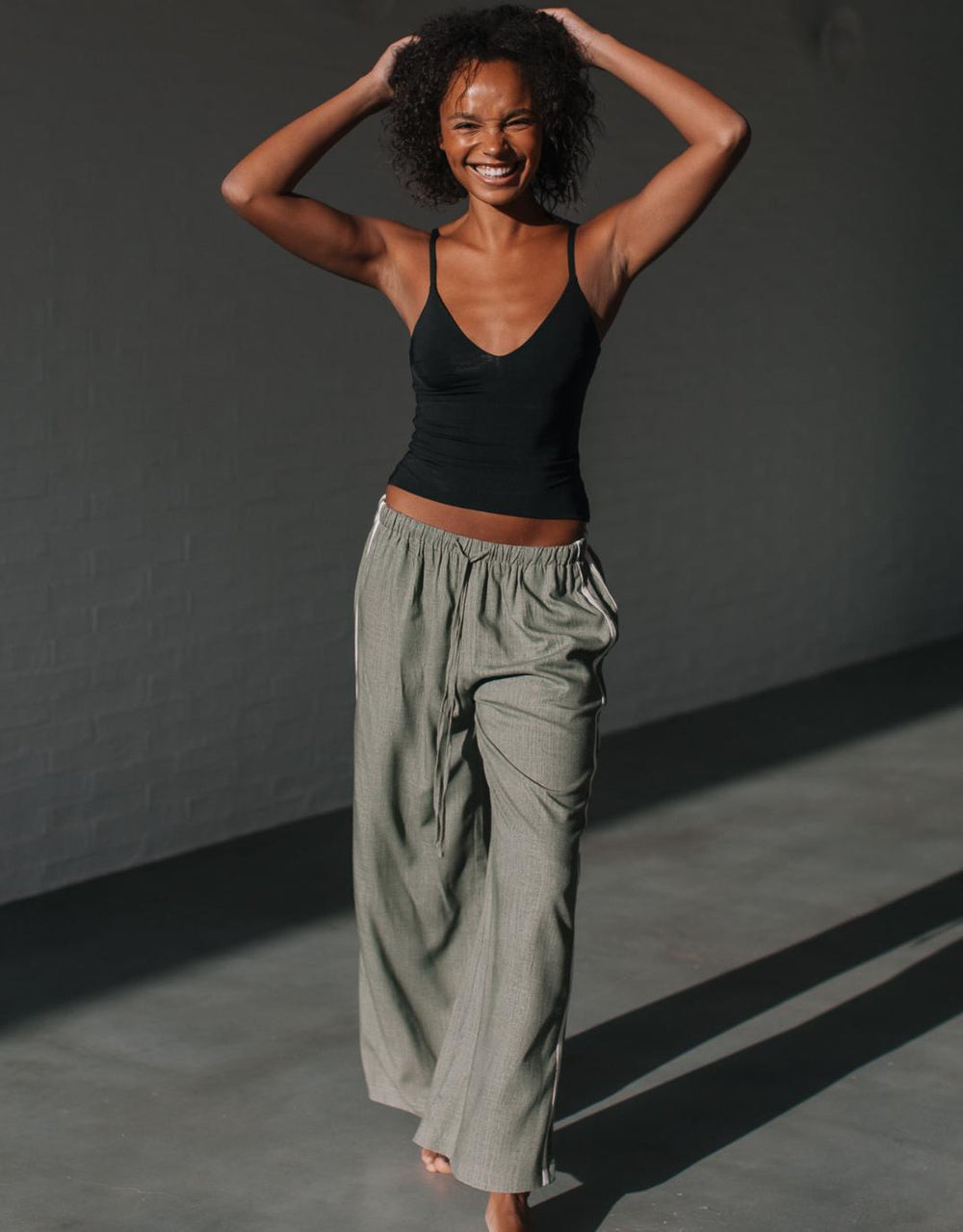 132-fashion-berlin-racer-stripe-pant-khaki-white-womens-clothing