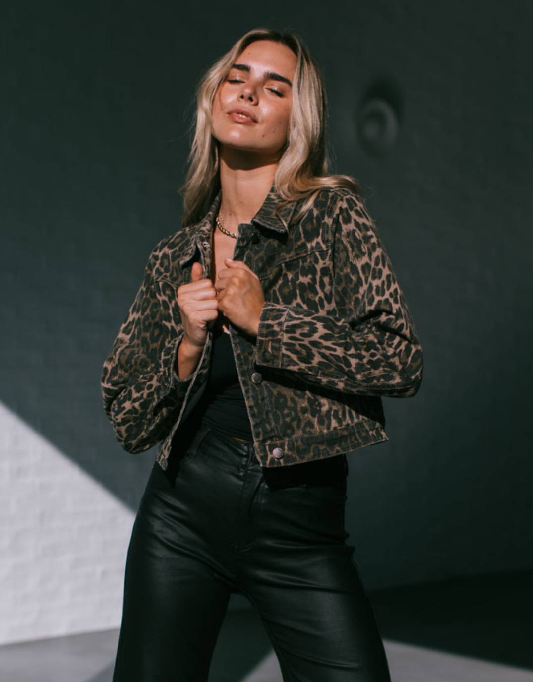 132-fashion-reese-stretch-denim-jacket-chocolate-leopard-womens-clothing