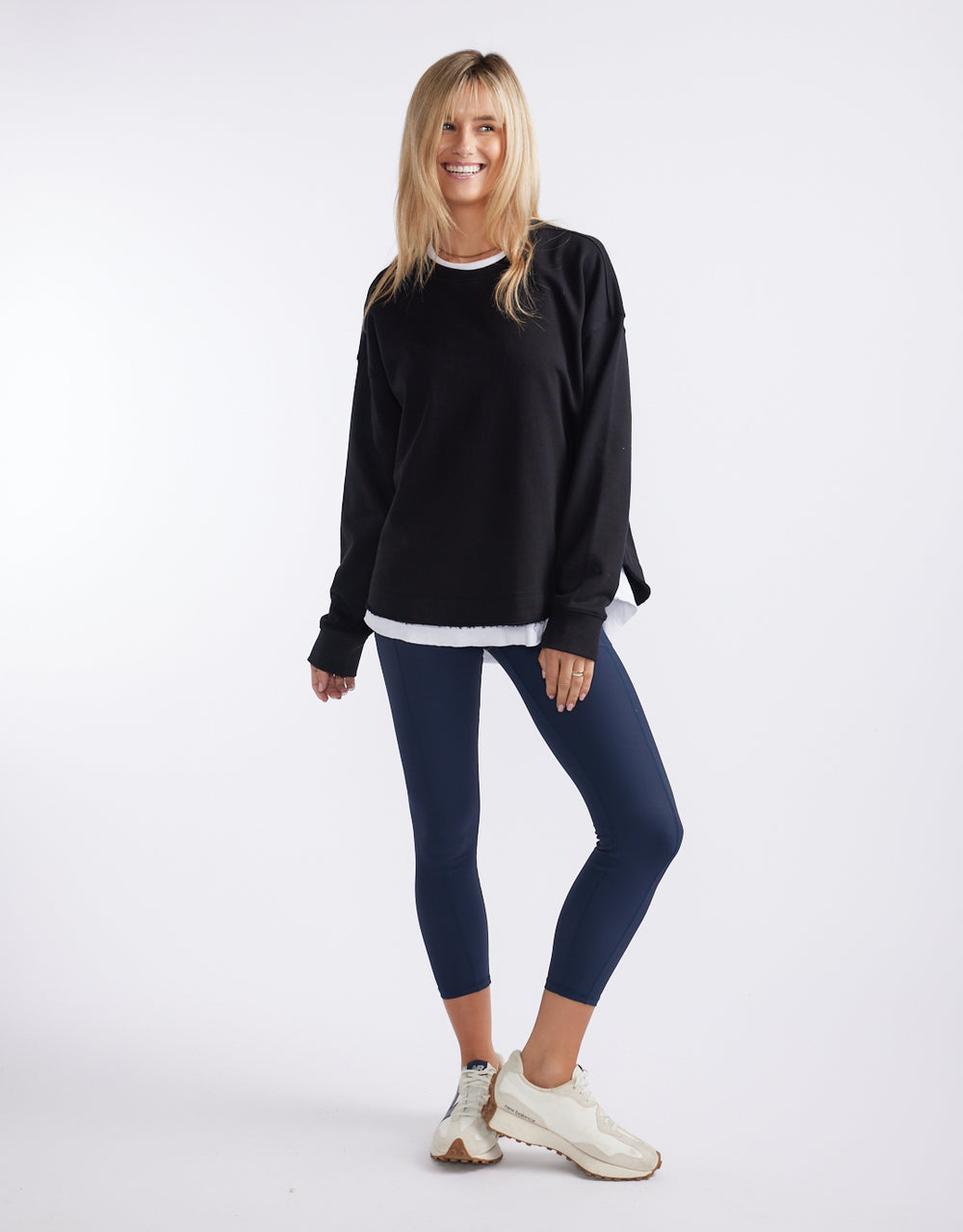 Staple Scoop Hem Sweat - Black