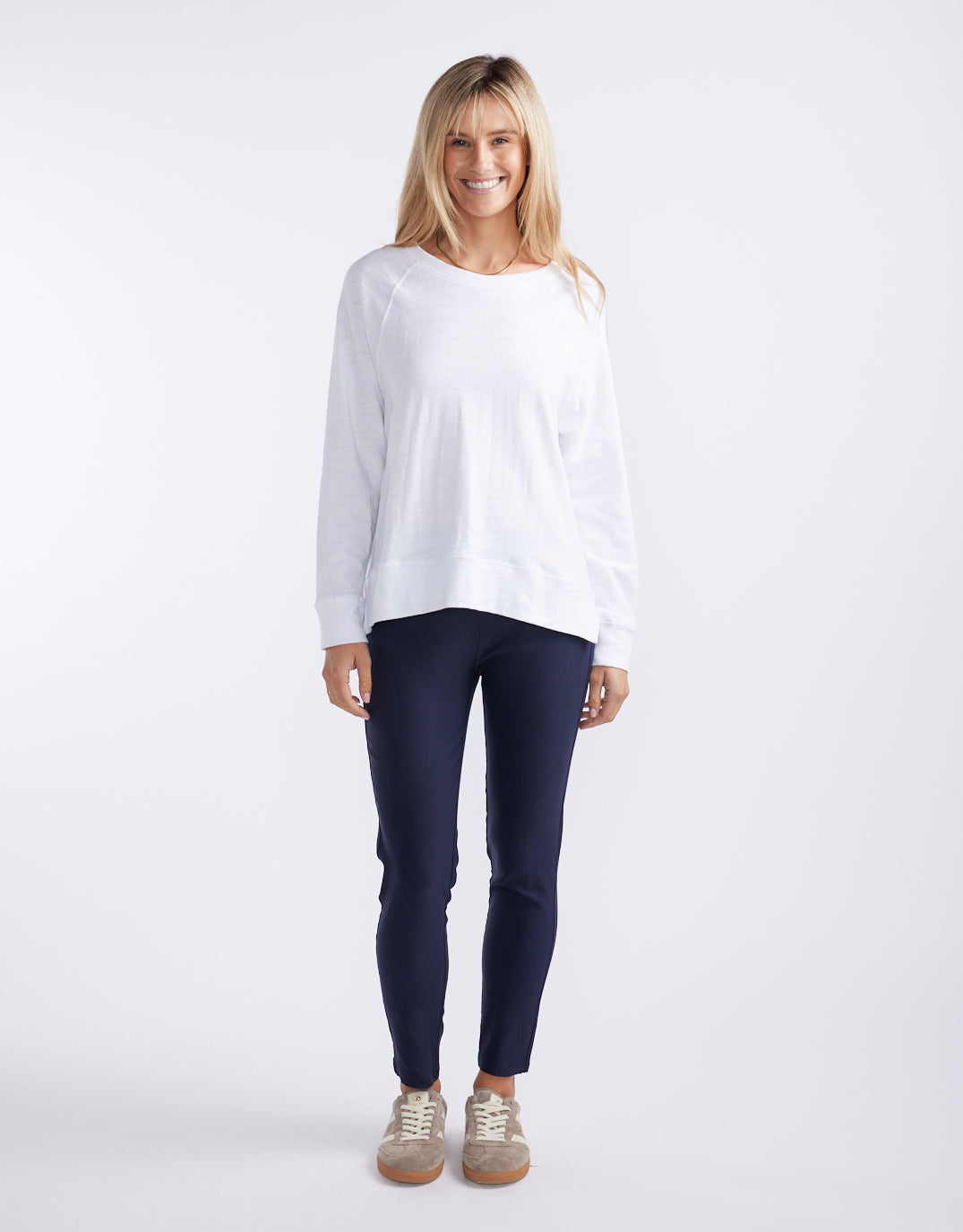 The 24/7 Bengaline Crop Pant - Navy
