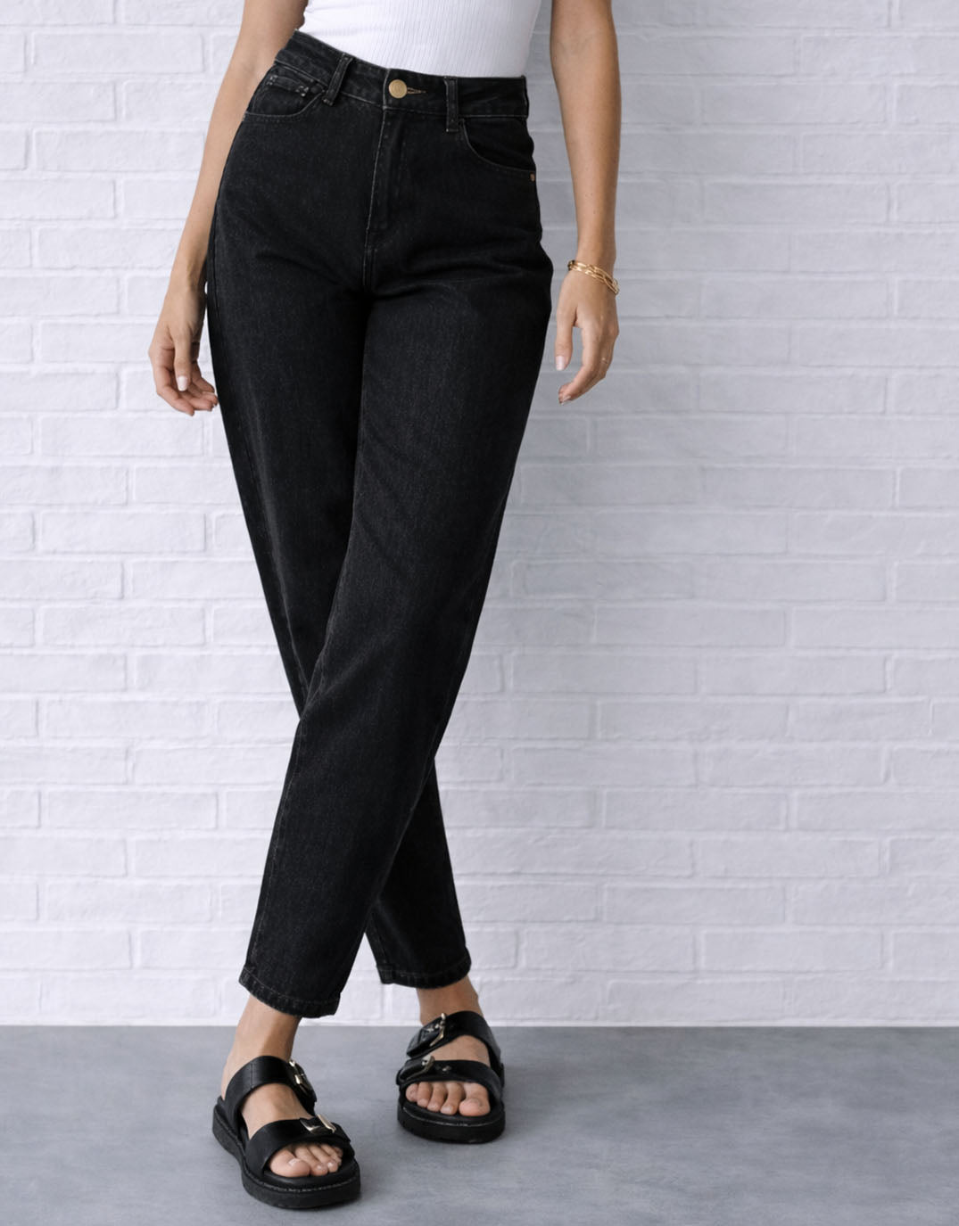 country-denim-harper-stretch-mum-barrel-jean-black-womens-clothing