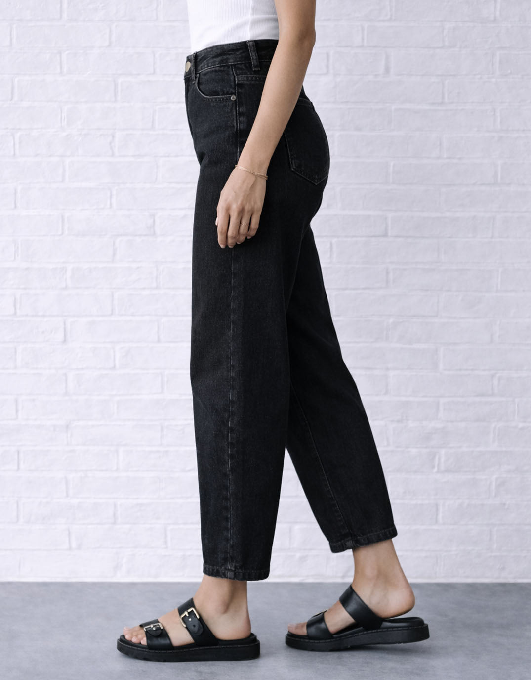 country-denim-harper-stretch-mum-barrel-jean-black-womens-clothing