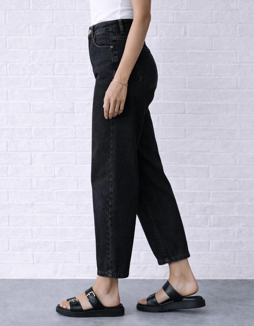 country-denim-harper-stretch-mum-barrel-jean-black-womens-clothing