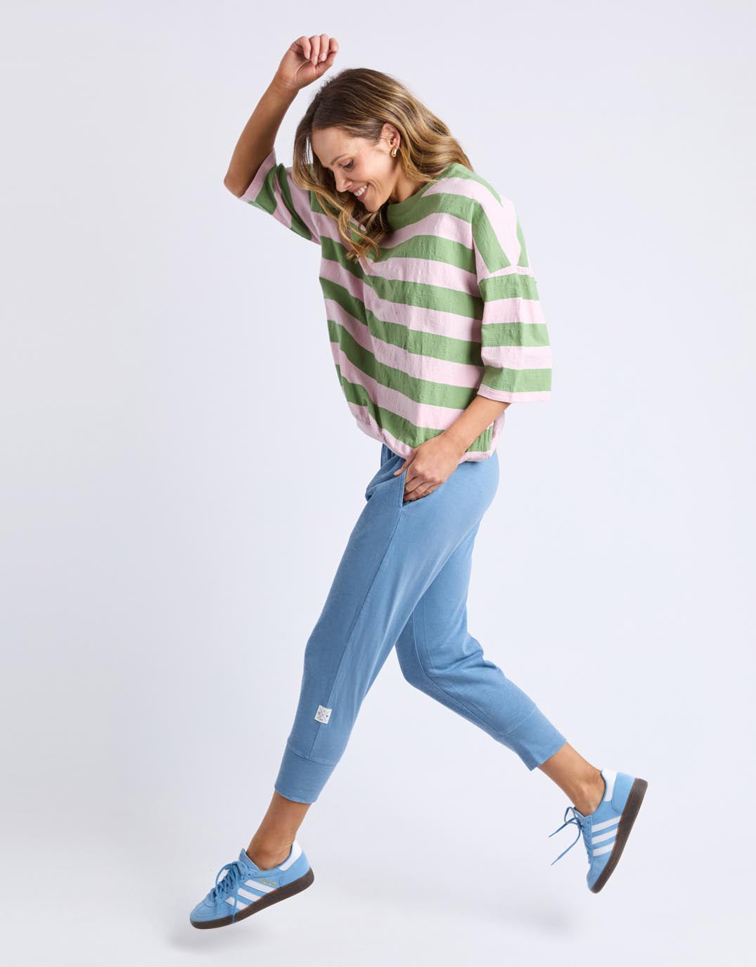 elm-3-4-brunch-pant-blue-shadow-womens-clothing