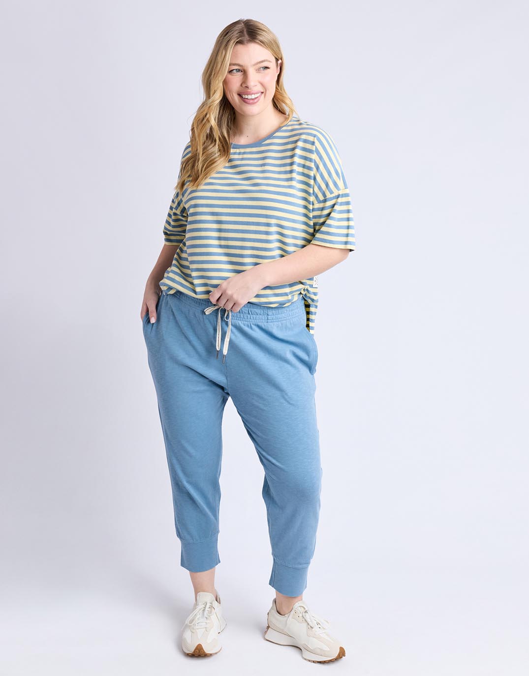 elm-3-4-brunch-pant-blue-shadow-womens-clothing