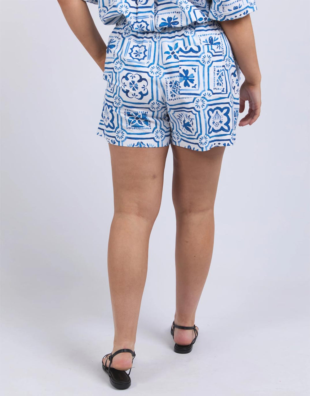 elm-dolce-tile-short-ocean-tile-print-womens-clothing