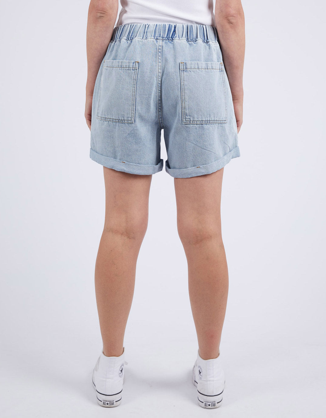 elm-emma-relaxed-denim-short-light-blue-wash-womens-clothing