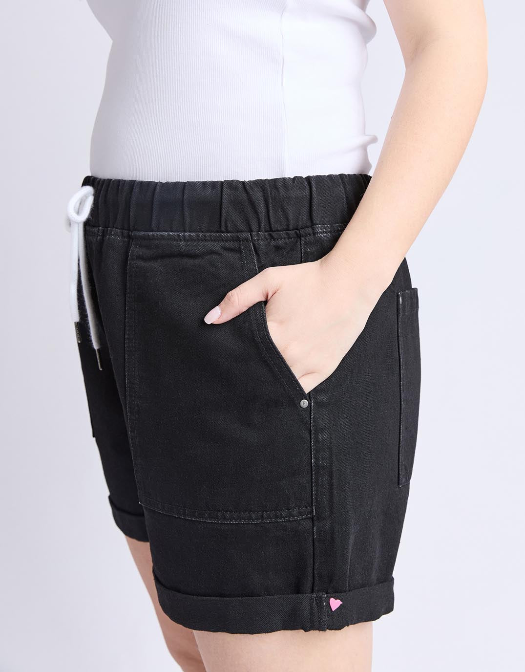 elm-emma-relaxed-short-black-womens-clothing