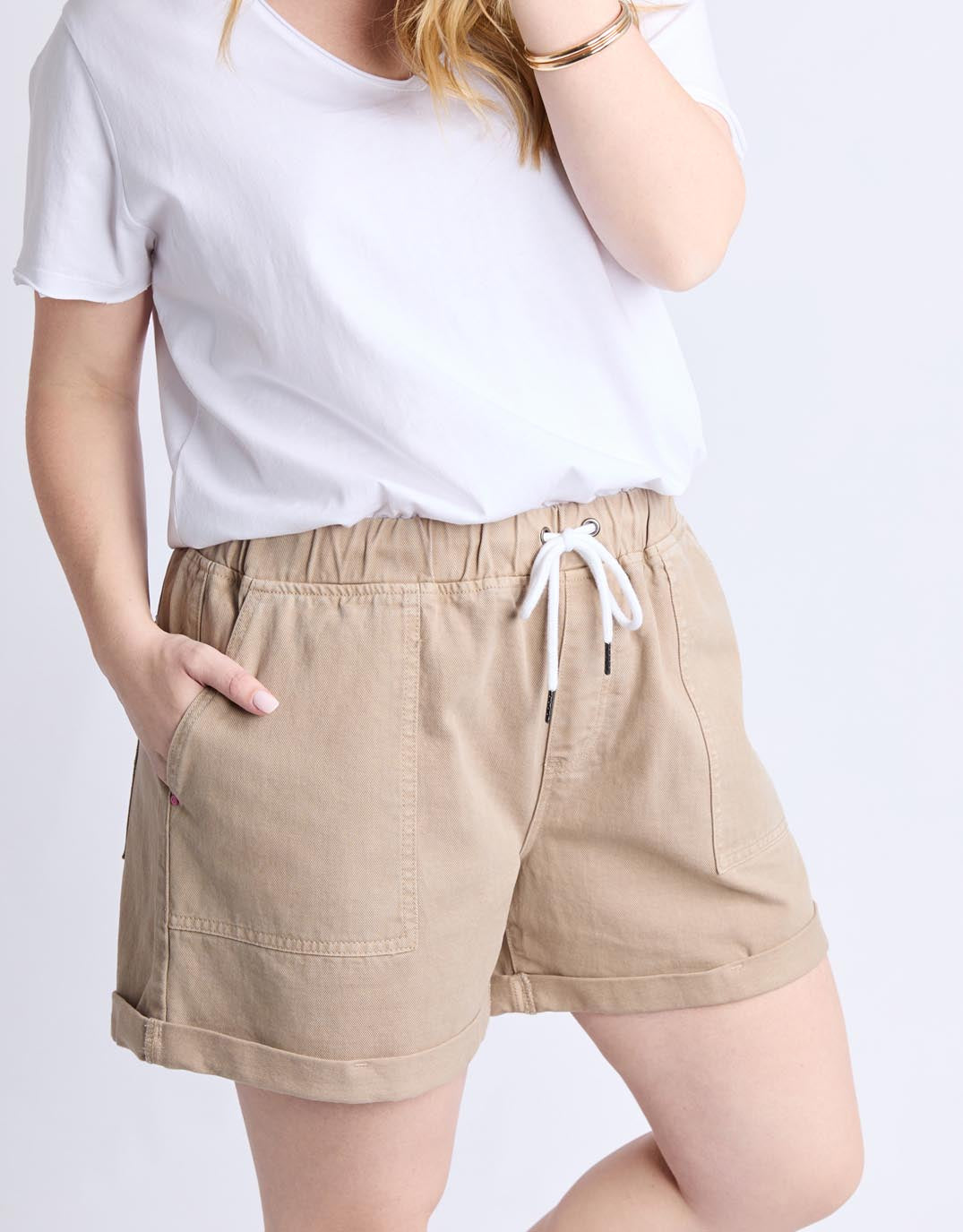 elm-emma-relaxed-short-latte-womens-clothing