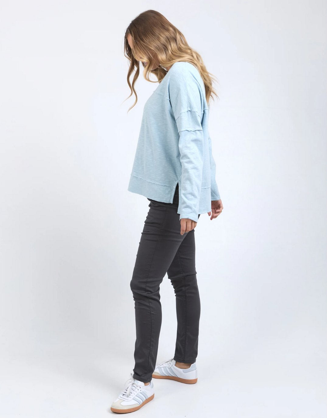 foxwood-jayne-throw-on-top-celestial-blue-womens-clothing