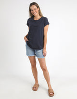 foxwood-signature-tee-navy-womens-clothing