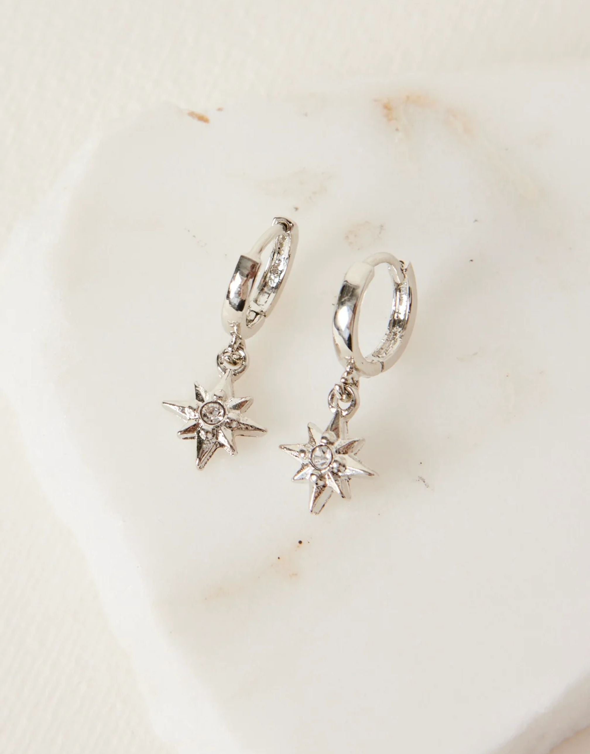 heart-humble-stardust-pendant-huggie-earrings-silver