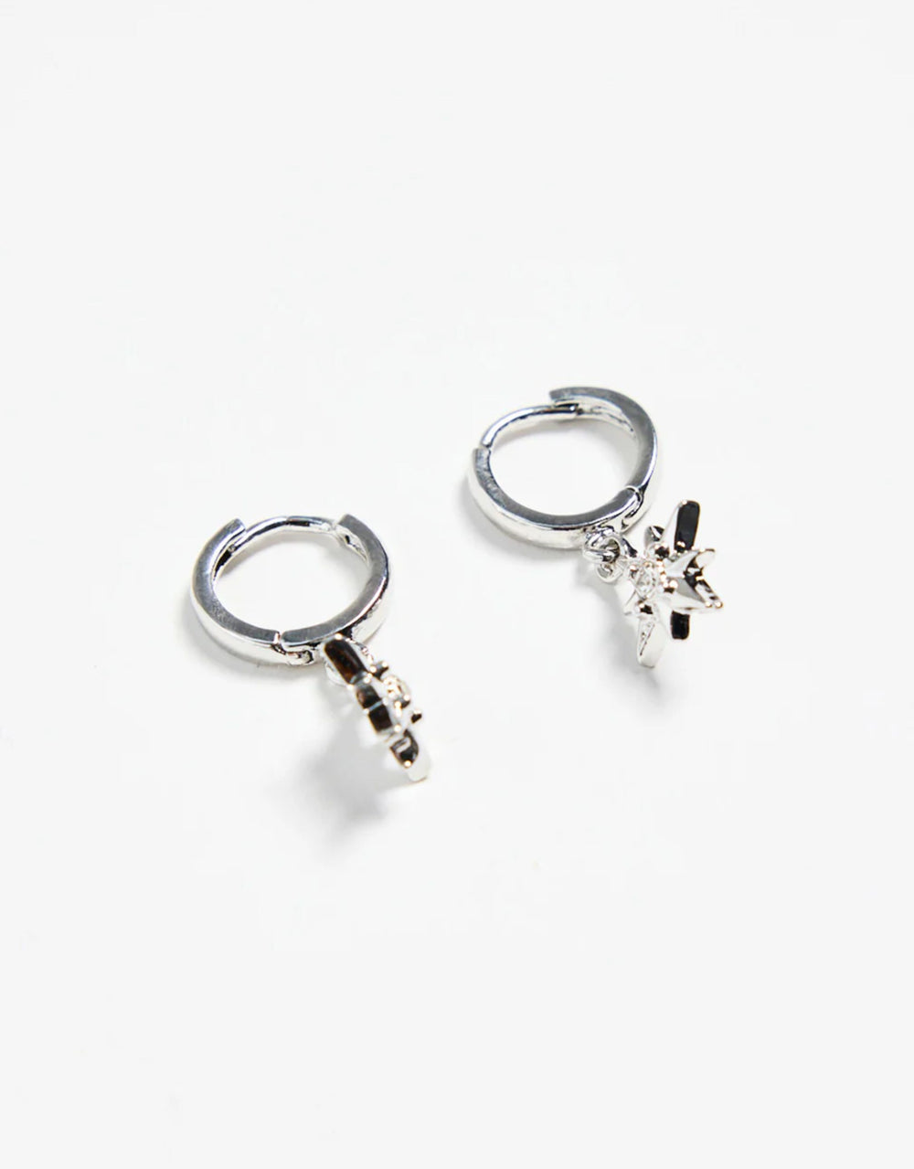 heart-humble-stardust-pendant-huggie-earrings-silver