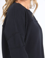 jayne-throw-on-fleece-black-womens-clothing