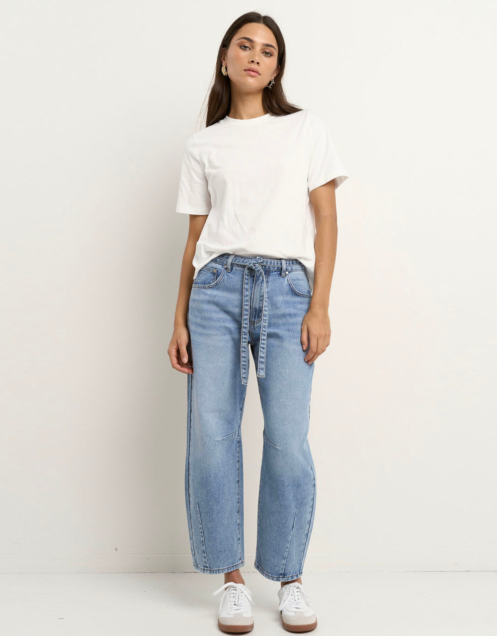 stories-be-told-campus-tie-waist-barrel-jeans-light-blue-denim-womens-clothing