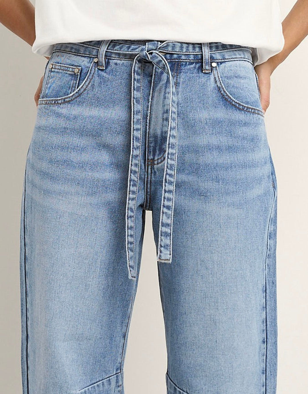 stories-be-told-campus-tie-waist-barrel-jeans-light-blue-denim-womens-clothing