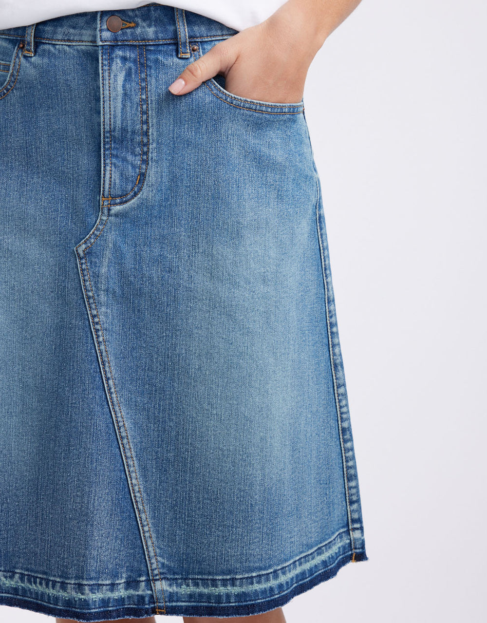 white-co-holly-denim-skirt-mid-wash-womens-clothing