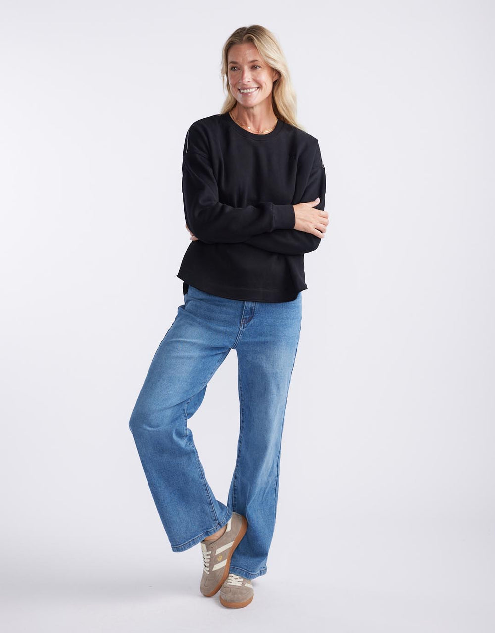 white-co-monogram-fleece-scoop-hem-sweat-black-womens-clothing